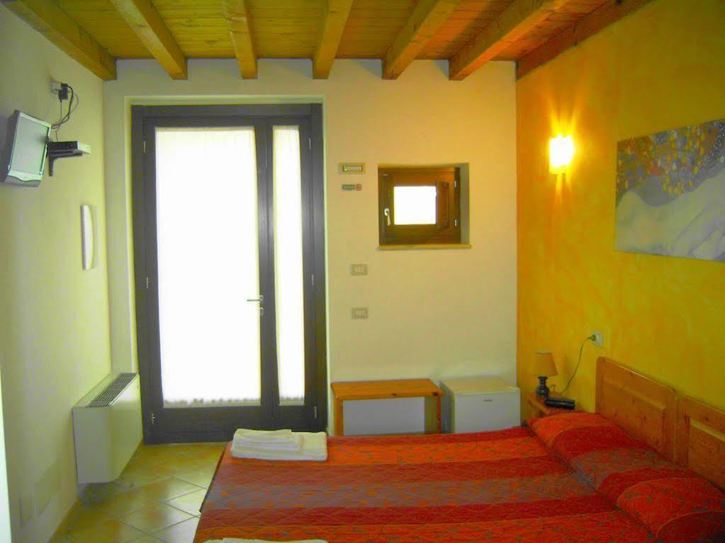 Agriturismo Le Sigalette Salionze Eksteriør bilde